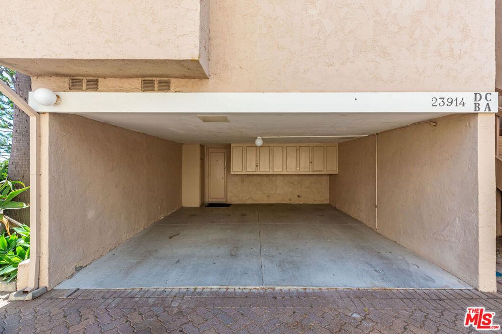 De Ville Way, Malibu, CA 90265