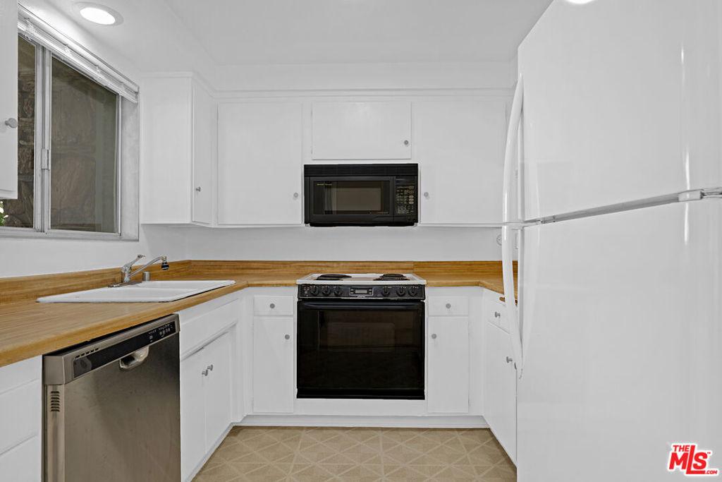 Nadine Cir, Torrance, CA 90505