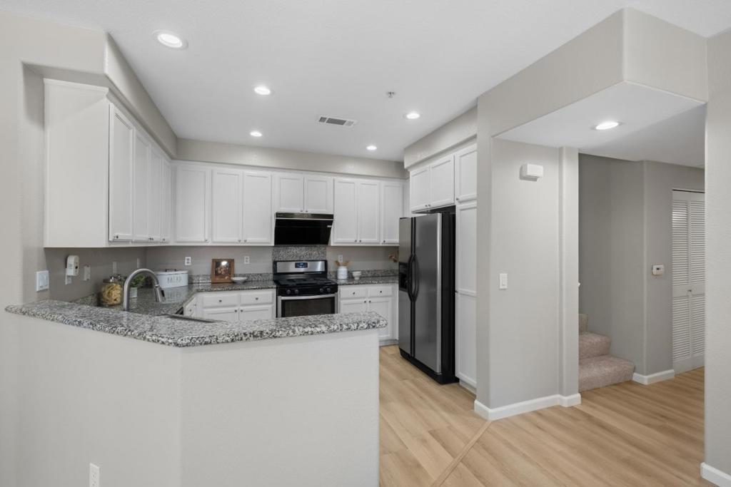 Parc Place Dr, Milpitas, CA 95035