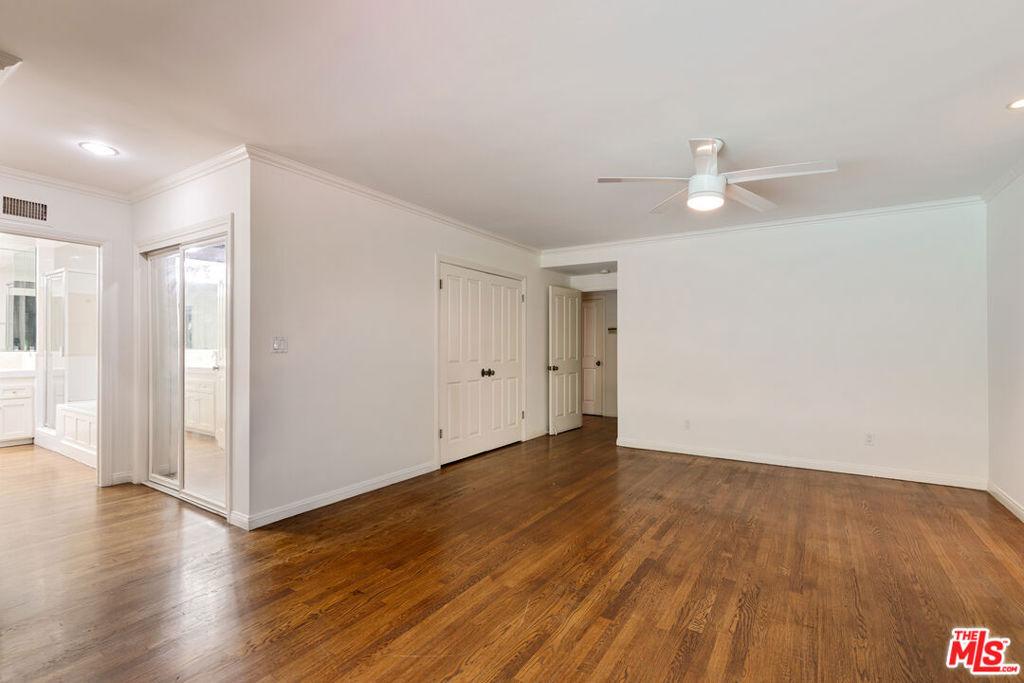 Meadowcrest Rd, Sherman Oaks, CA 91403