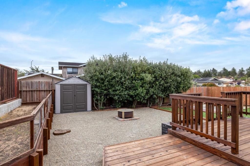 Vera Ln, Marina, CA 93933