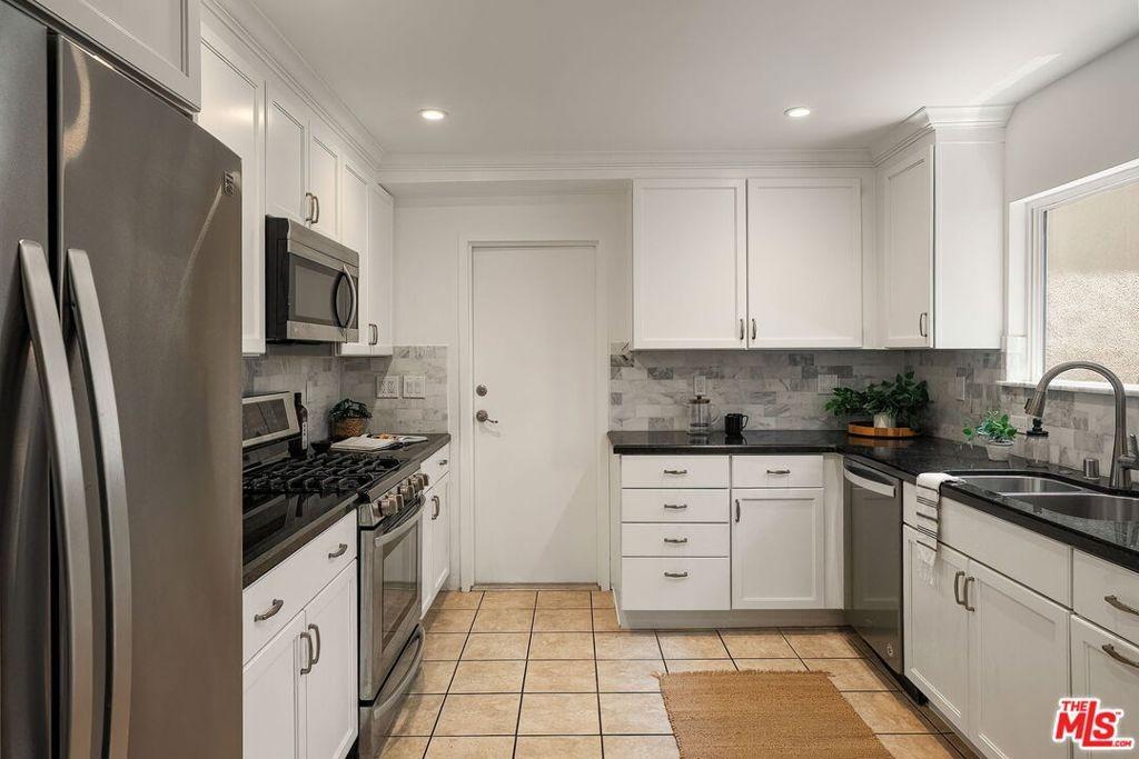 Village Pkwy, Santa Monica, CA 90405
