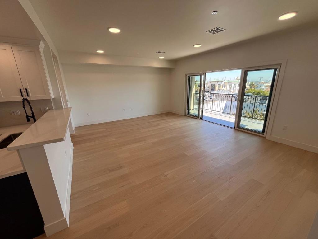 El Camino Real, San Carlos, CA 94070