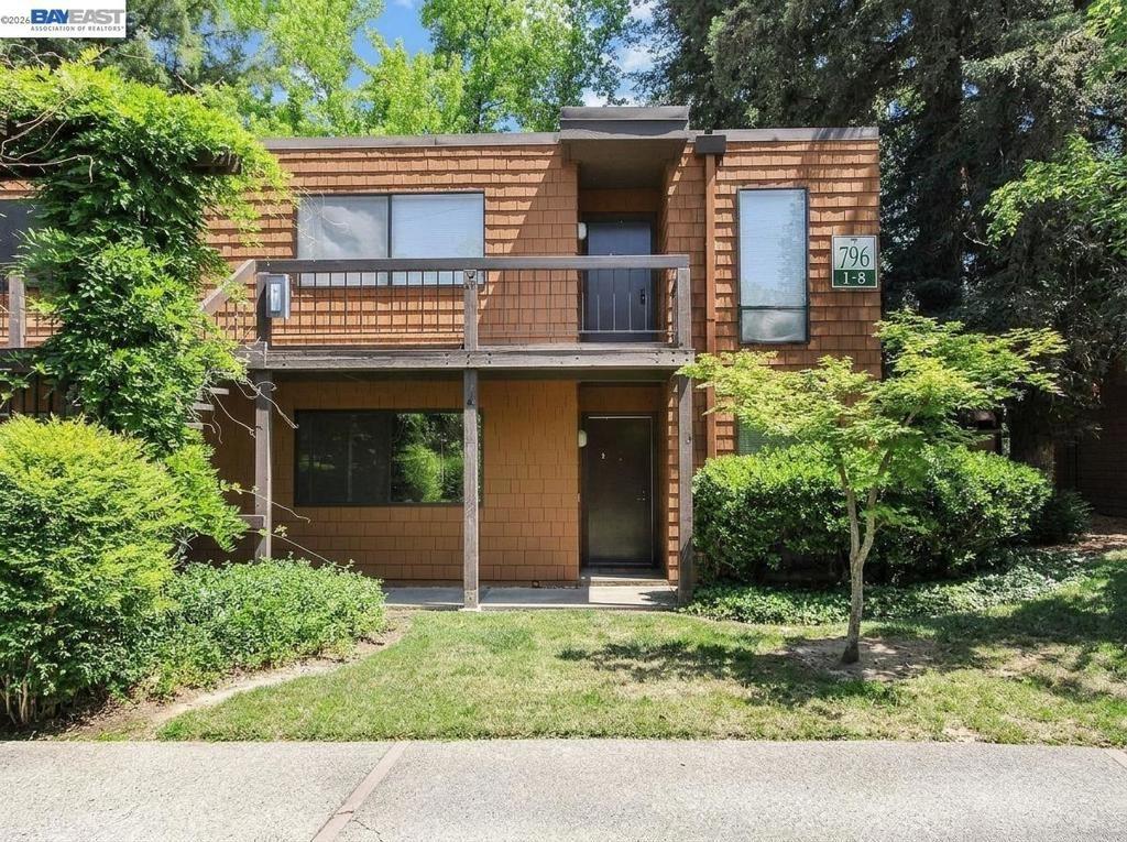 Woodside Ln E, Sacramento, CA 95825