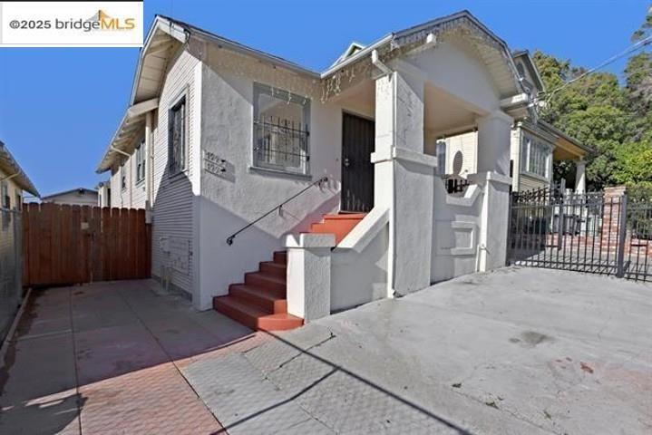 38th Ave, Oakland, CA 94601