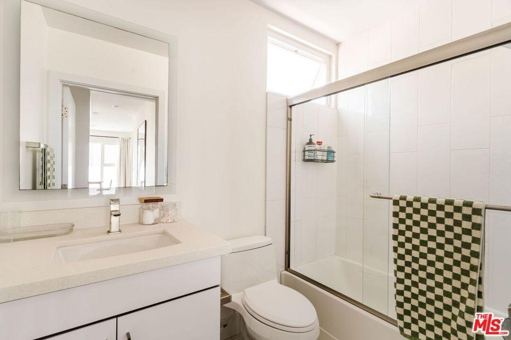 S Bedford St, Los Angeles, CA 90035