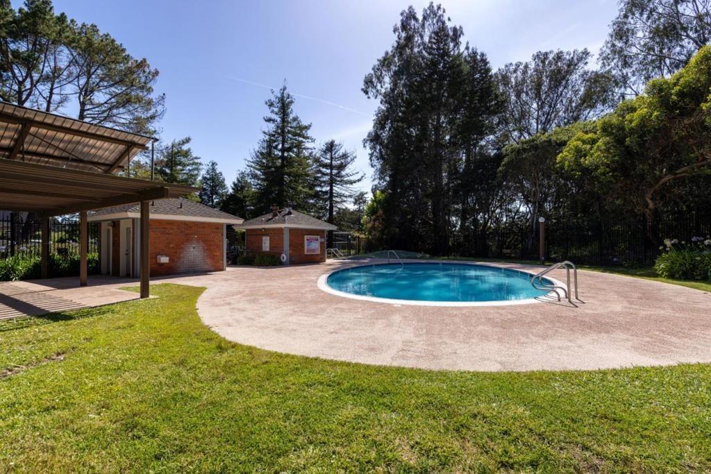 Callas Ln, Capitola, CA 95010