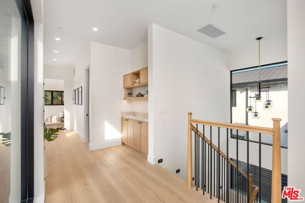 Louella Ave, Venice, CA 90291