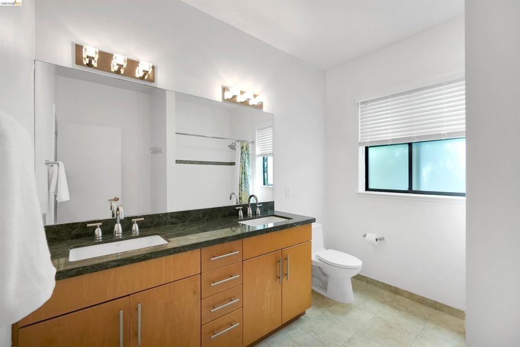 32nd St, Emeryville, CA 94608