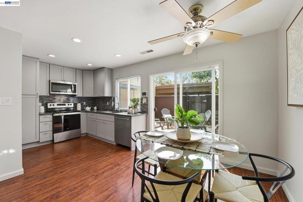 Hummingbird Ct, Hayward, CA 94545