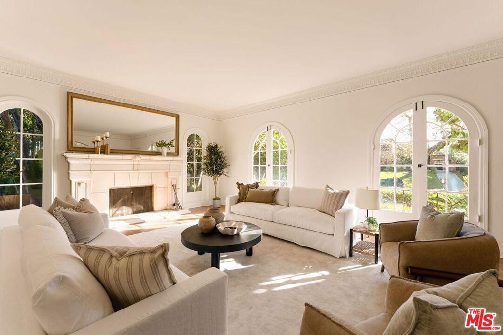 S Muirfield Rd, Los Angeles, CA 90020