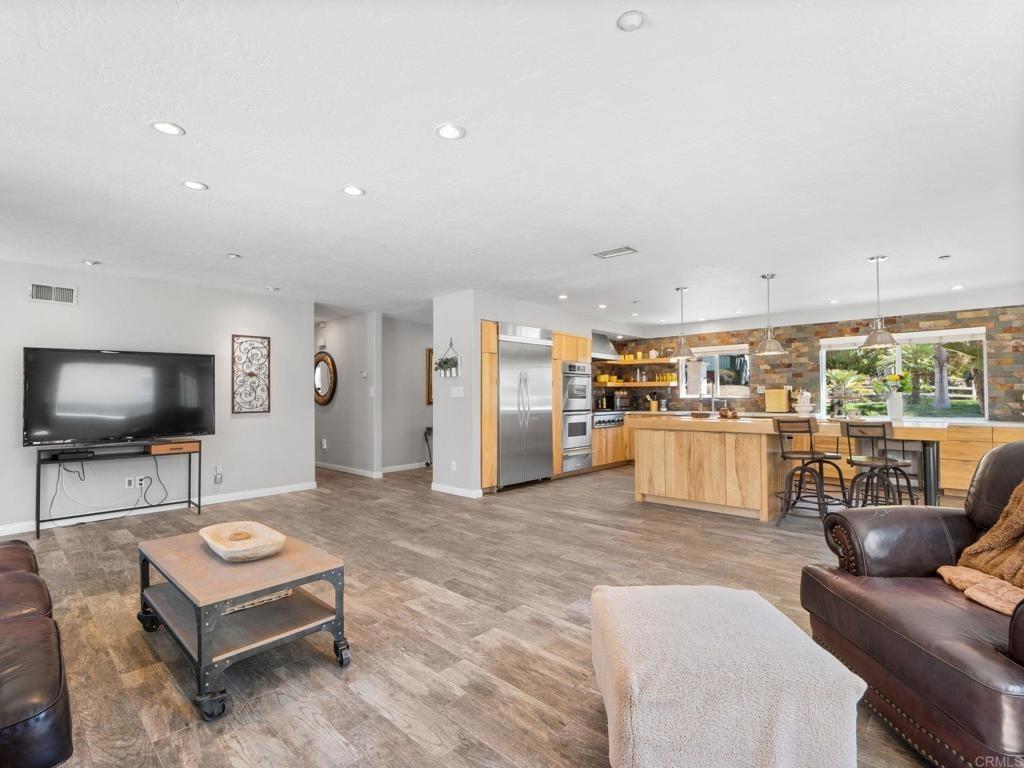 Singing Trails Dr, El Cajon, CA 92019