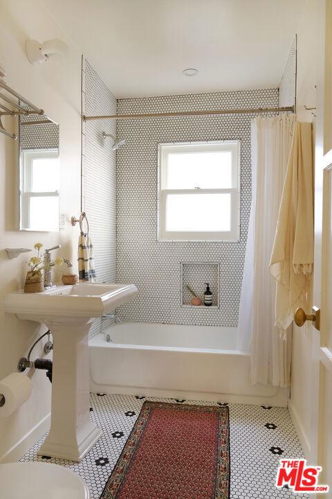 Angelus Pl, Venice, CA 90291
