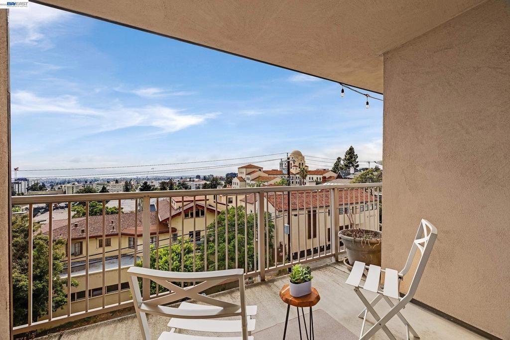 Panoramic Way, Berkeley, CA 94704