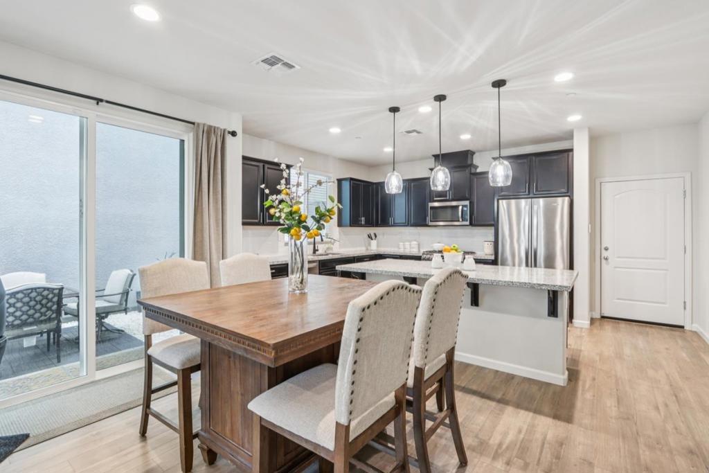 Stonehenge Ln, Marina, CA 93933