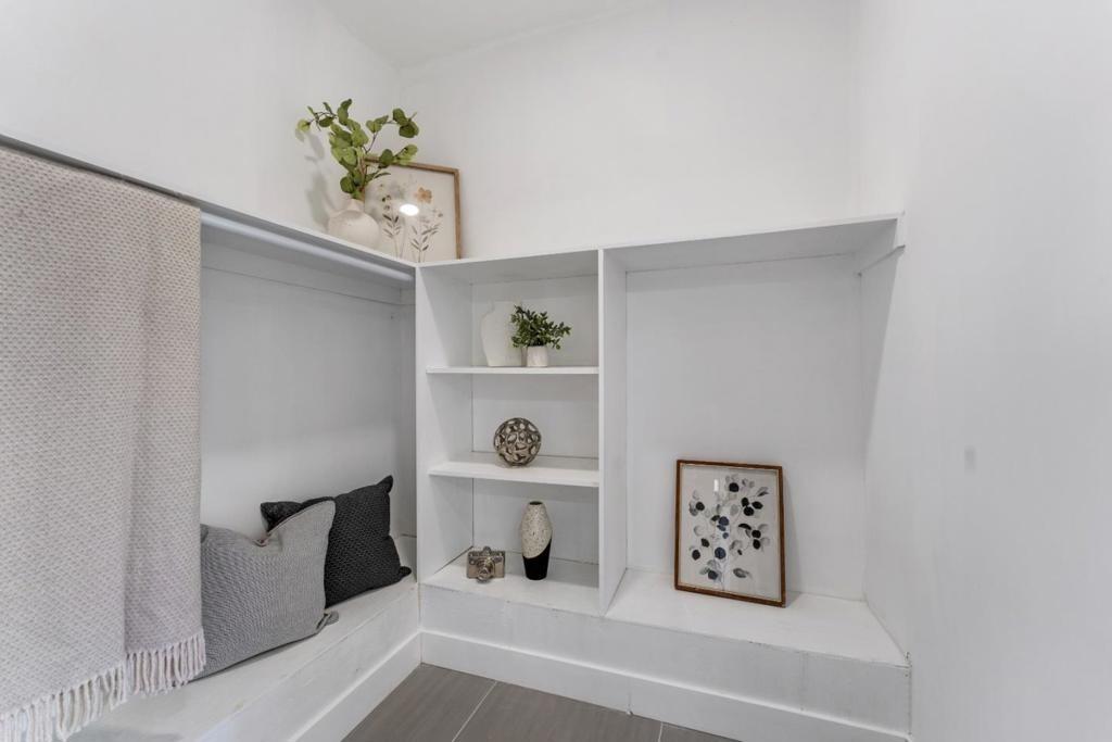 Blake St, Berkeley, CA 94704