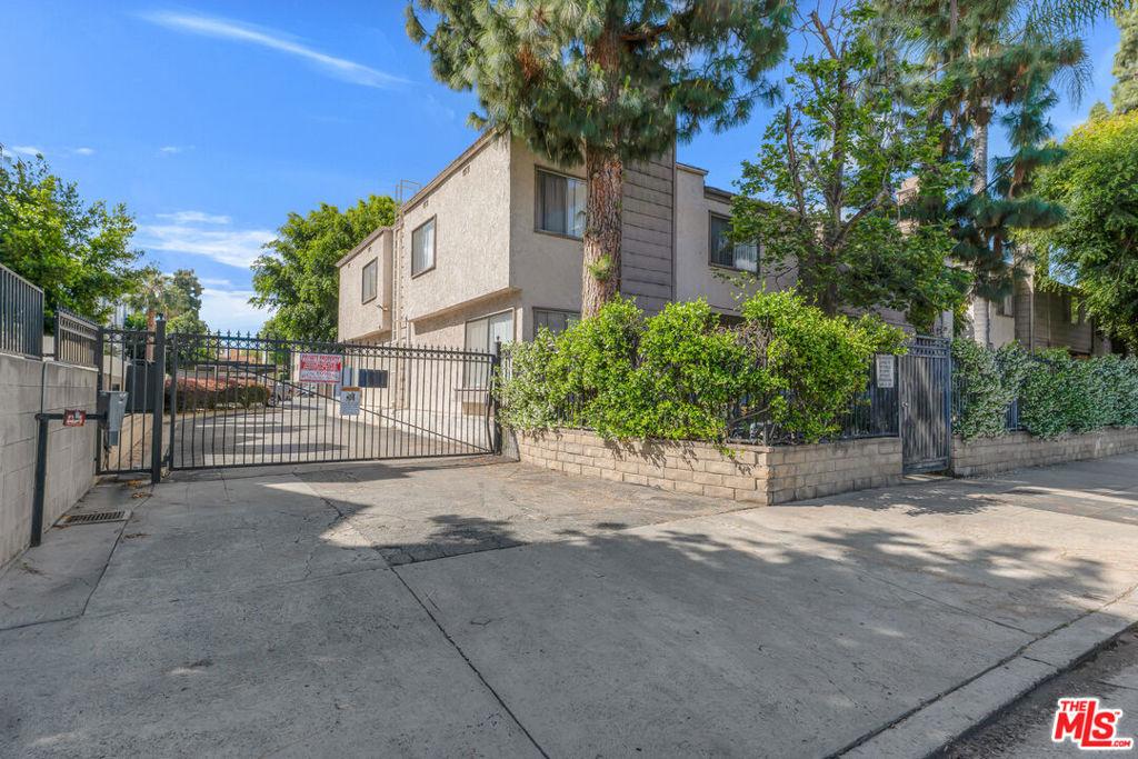 Hatteras St, Tarzana, CA 91356