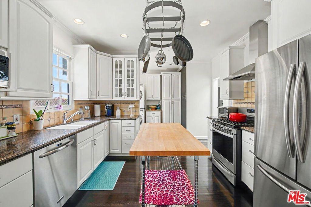 Manning Ave, Los Angeles, CA 90064