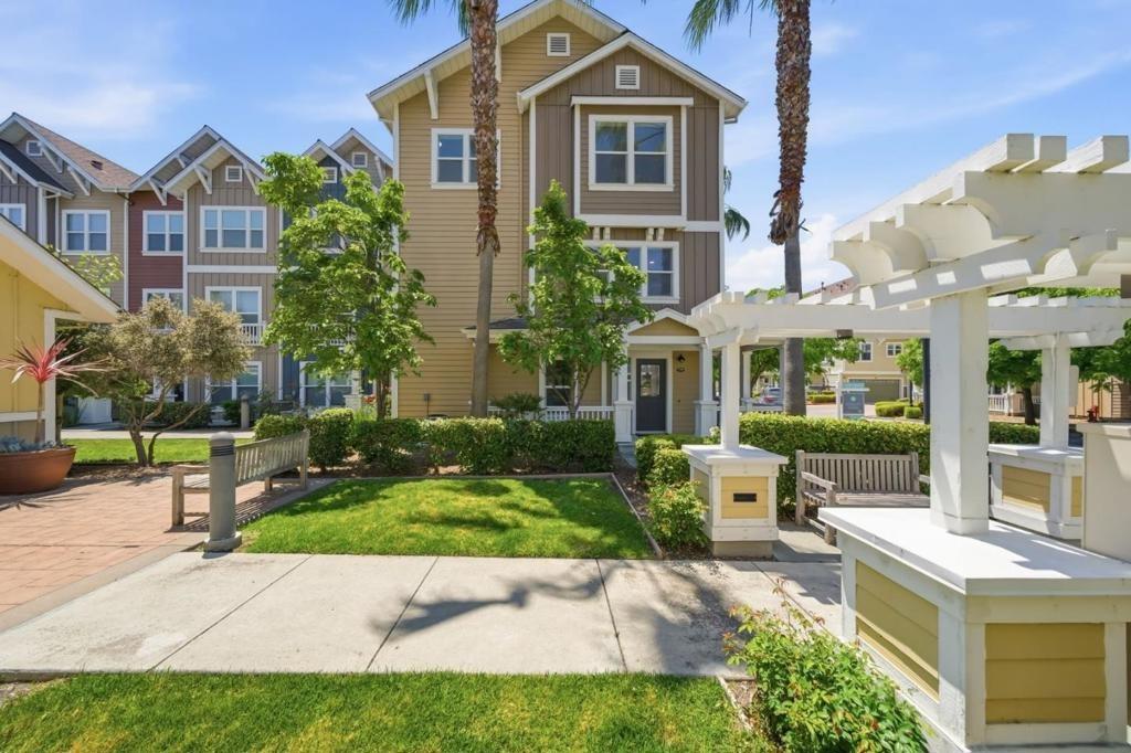 Aberdeen Ln, Mountain View, CA 94043