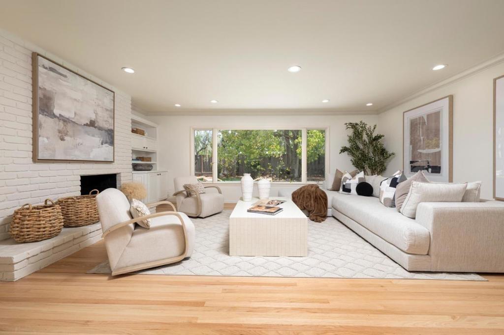 Newcastle Dr, Los Altos, CA 94024