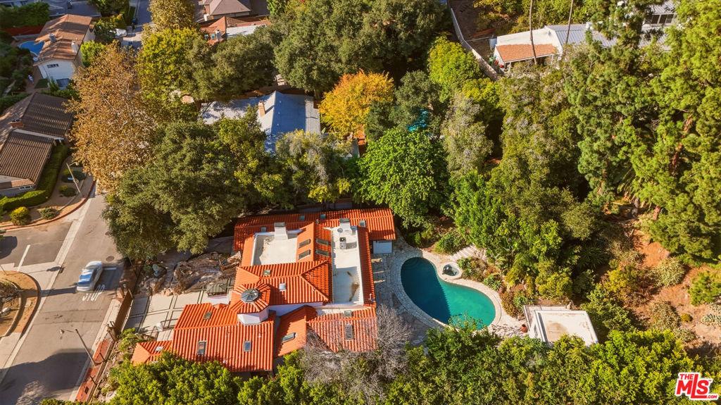 Roscomare Rd, Los Angeles, CA 90077