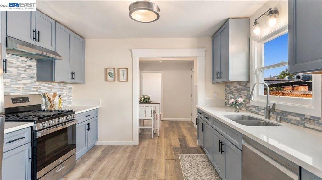 Seminary Ct, Oakland, CA 94605