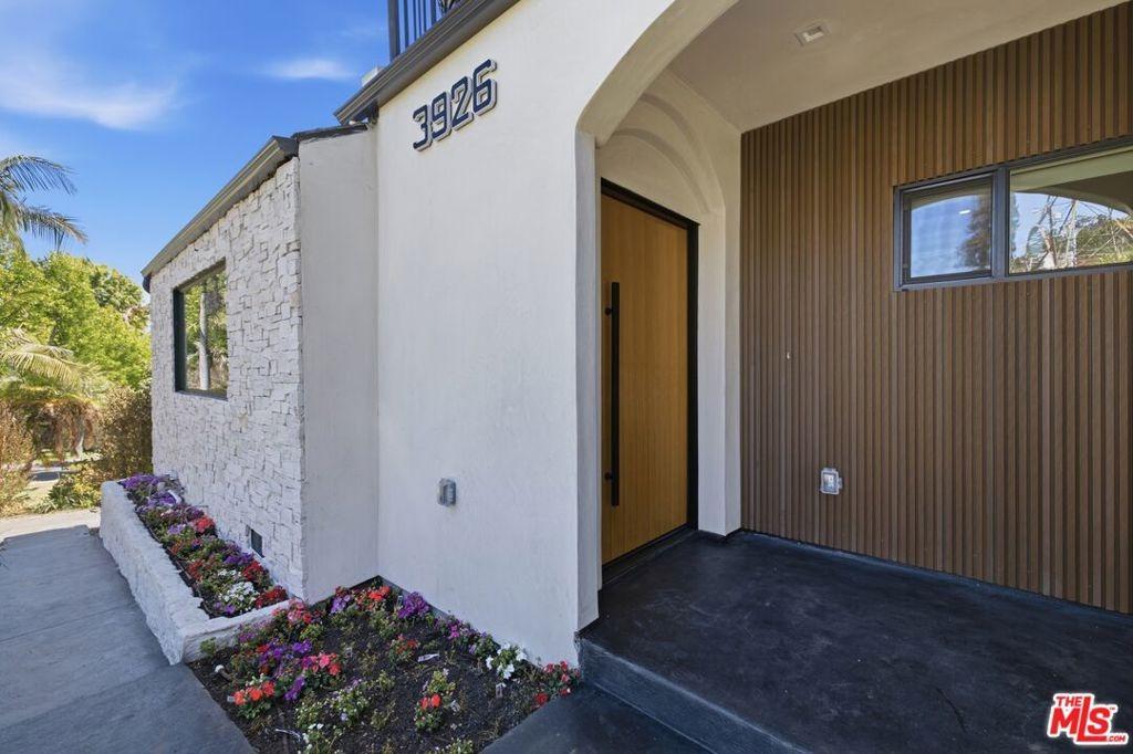S Ridgeley Dr, Los Angeles, CA 90008