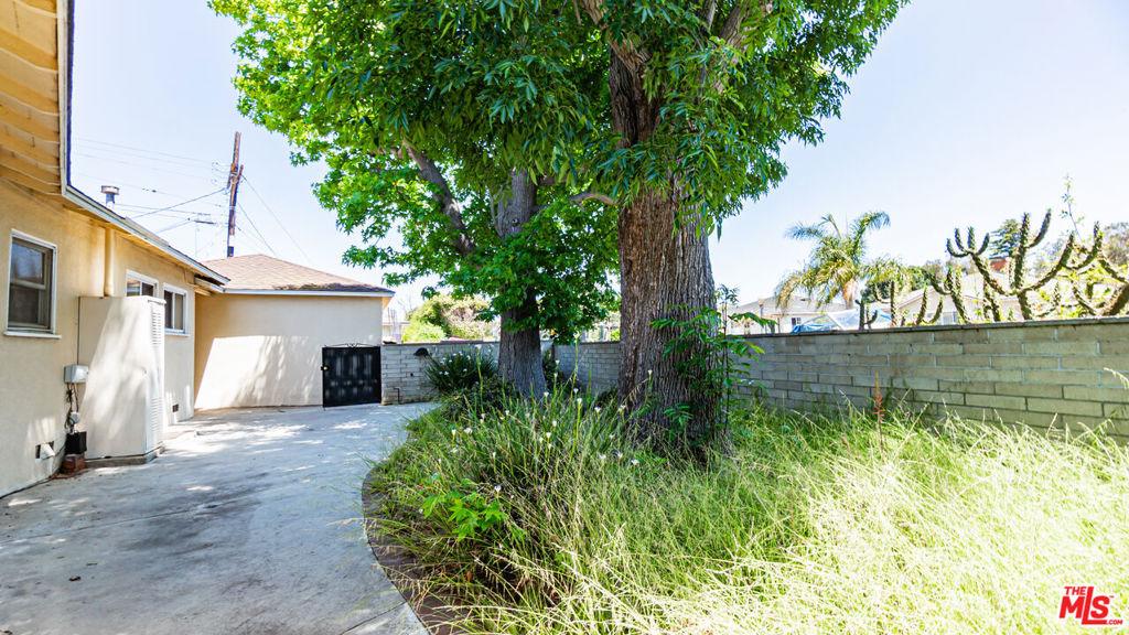 Mcconnell Ave, Los Angeles, CA 90045