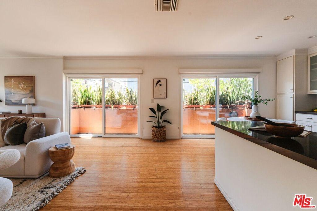 Missouri Ave, Los Angeles, CA 90025