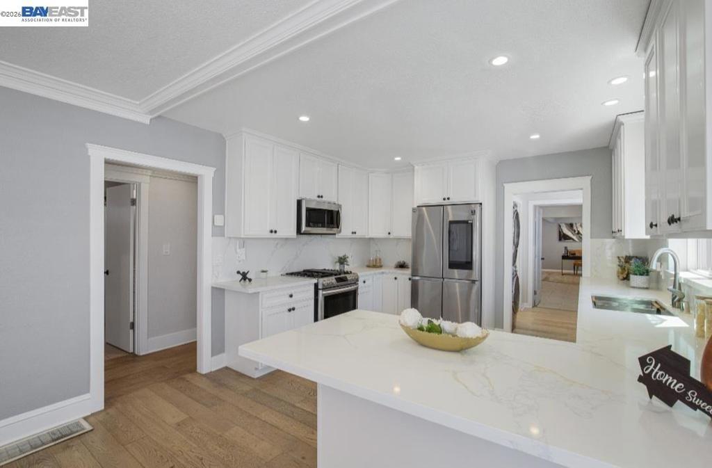 Maxwell Ave, Oakland, CA 94601