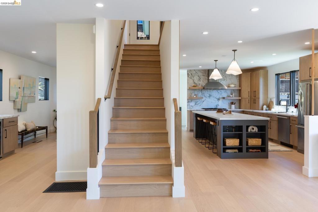 Scenic Ave, Berkeley, CA 94708