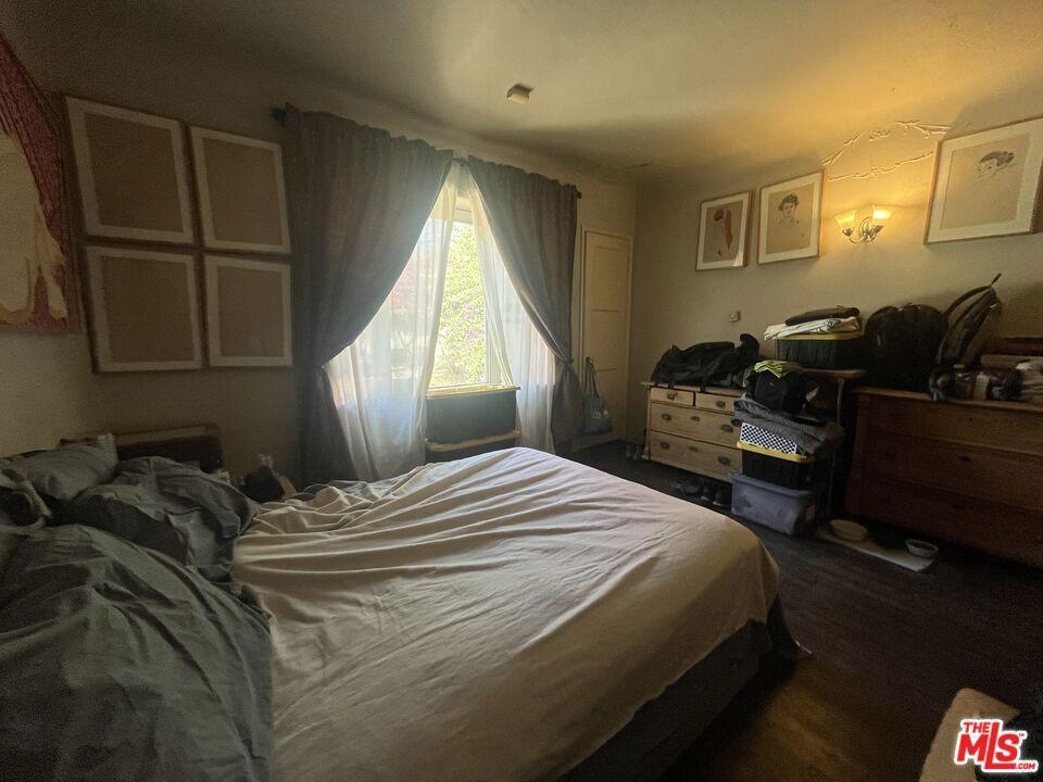 S Burnside Ave, Los Angeles, CA 90019