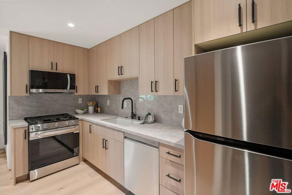 Midvale Ave, Los Angeles, CA 90064