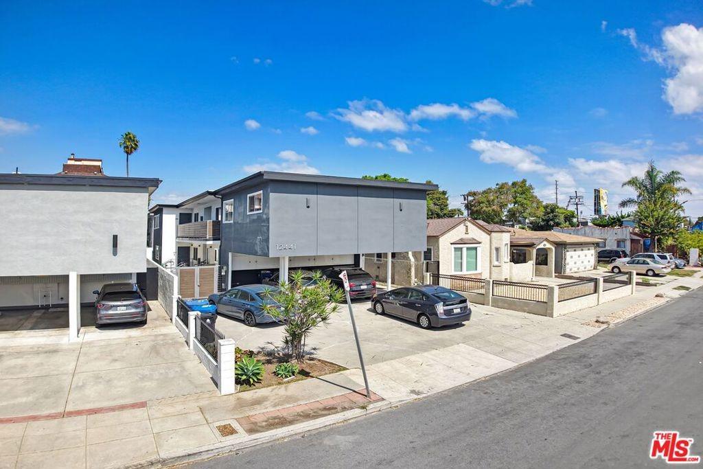 Gilmore Ave, Los Angeles, CA 90066