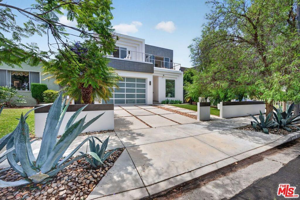 W 5th St, Los Angeles, CA 90048