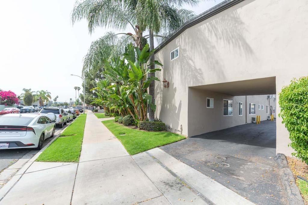 E Lexington Ave, El Cajon, CA 92019