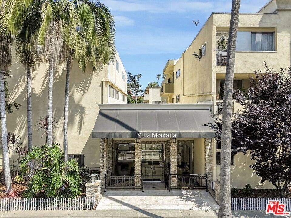 Montana Ave, Los Angeles, CA 90049