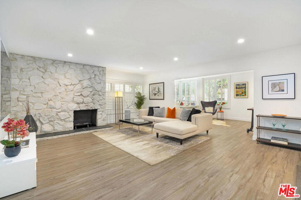 N Oakhurst Dr, Beverly Hills, CA 90210