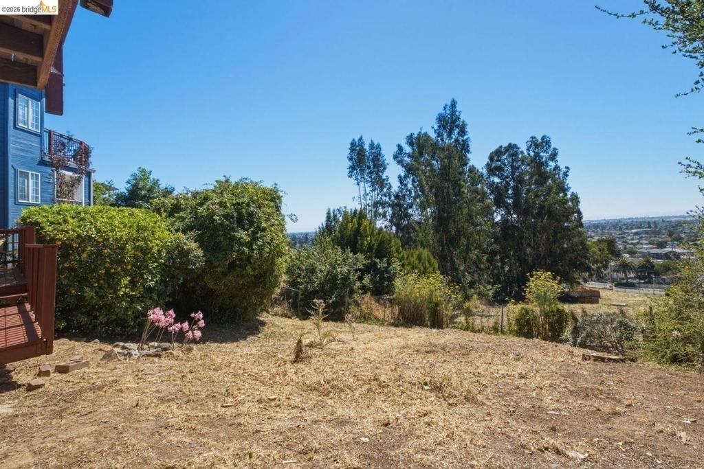 Outlook Ave, Oakland, CA 94605