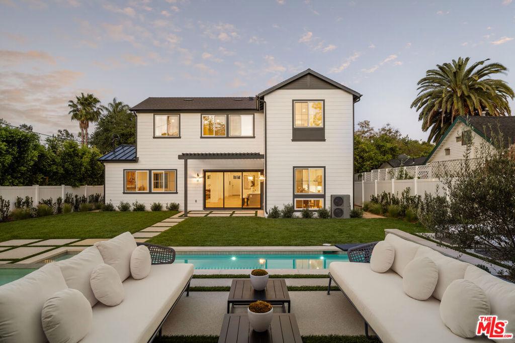 Genesta Ave, Encino, CA 91316