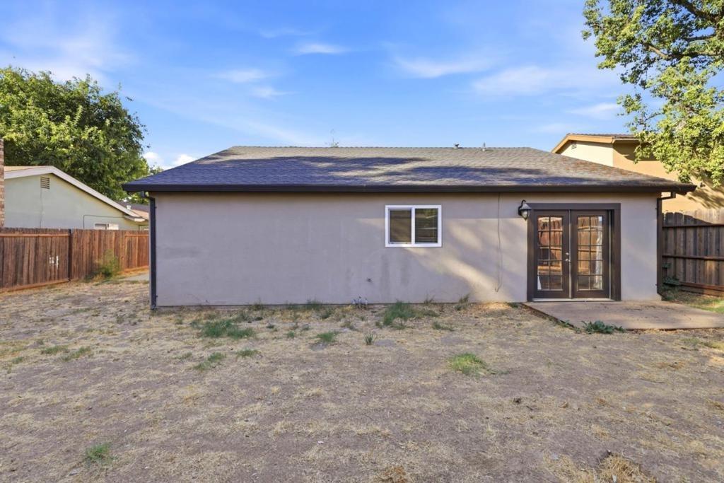 Nikol St, Sacramento, CA 95826