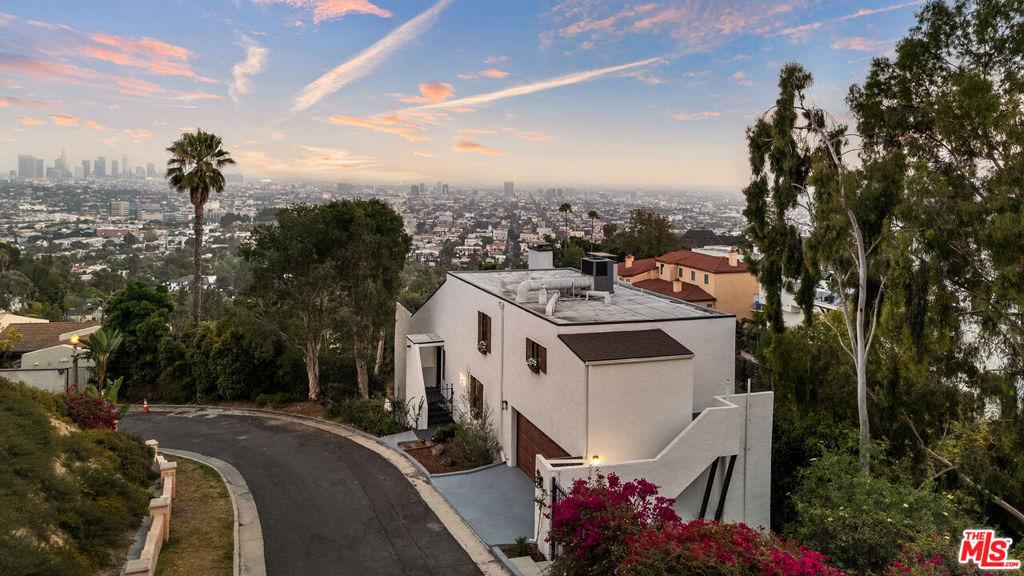 Glendower Ave, Los Angeles, CA 90027