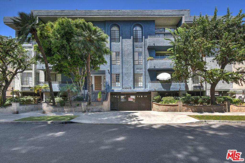 Ventura Canyon Ave, Sherman Oaks, CA 91423