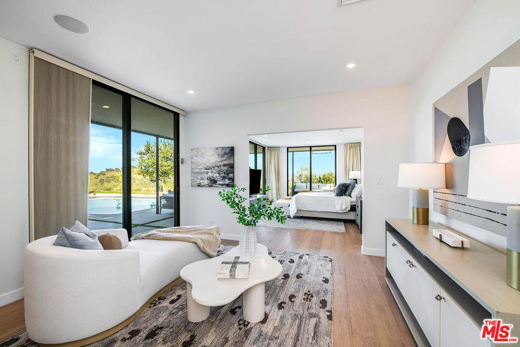 Charl Ln, Los Angeles, CA 90046