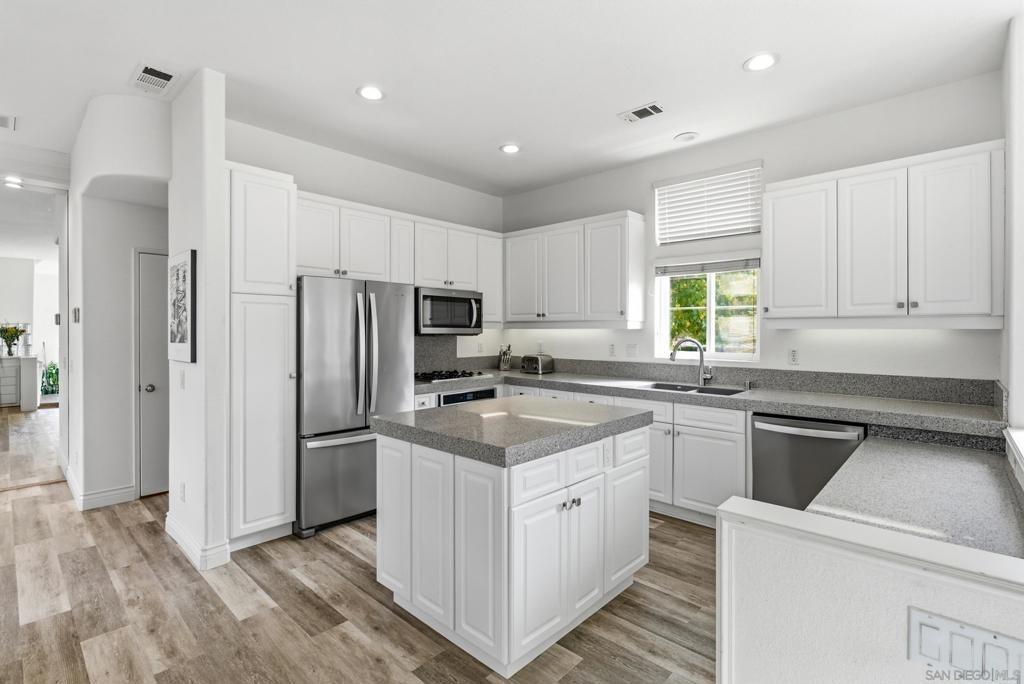 Carmel Country Rd, San Diego, CA 92130