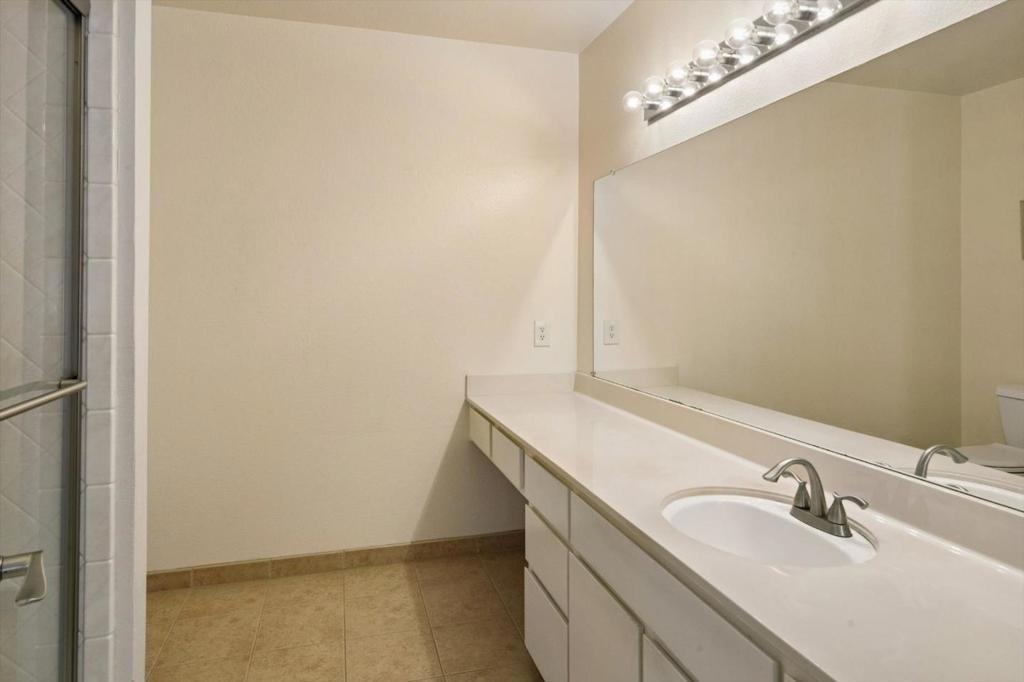 Mission Dr, East Palo Alto, CA 94303