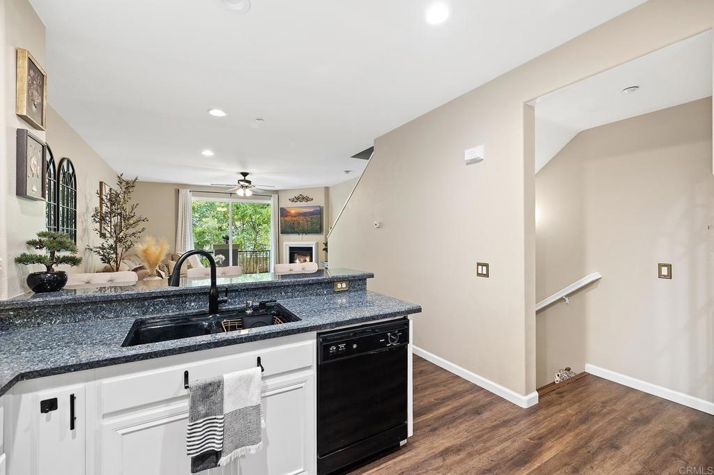 Via Montisi, Santee, CA 92071