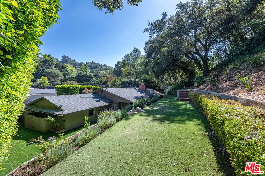 Hutton Dr, Beverly Hills, CA 90210