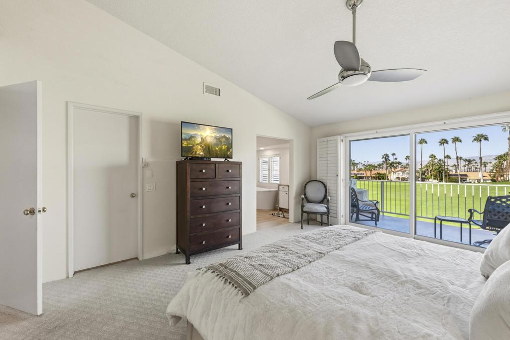 Vista Lago Cir N, Palm Desert, CA 92211