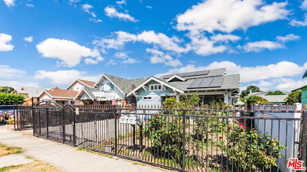 W 49th St, Los Angeles, CA 90062